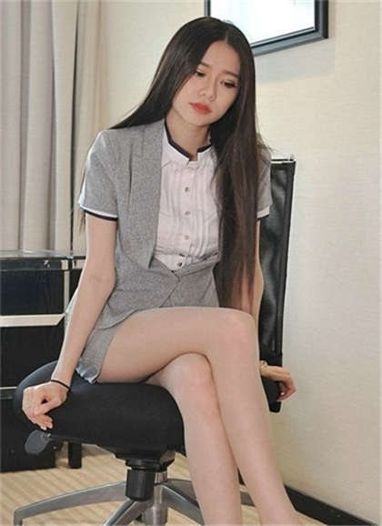 摸同桌的下面小黄文-水太多直接流到床单_两性关系