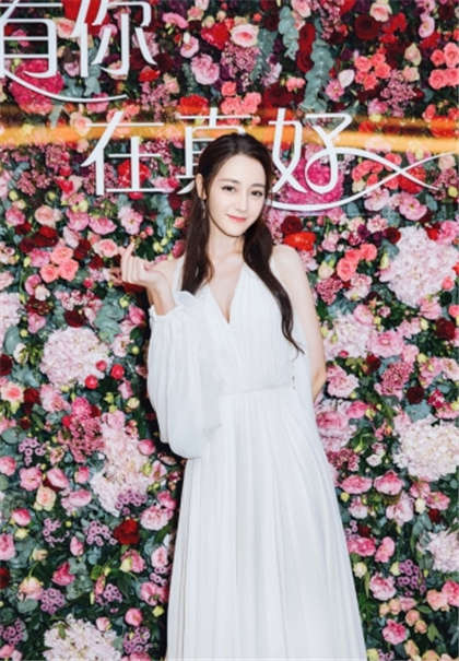 大学生被下药后被玩弄-困在电梯里的男女_两性关系