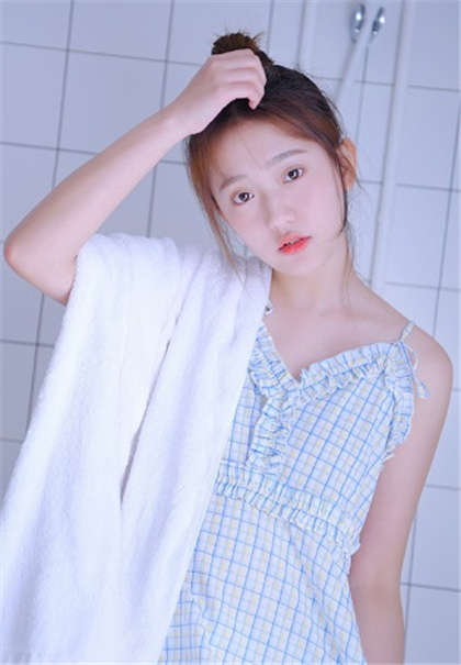 黑人两根插入-强迫女生滚床单行为可耻_两性关系