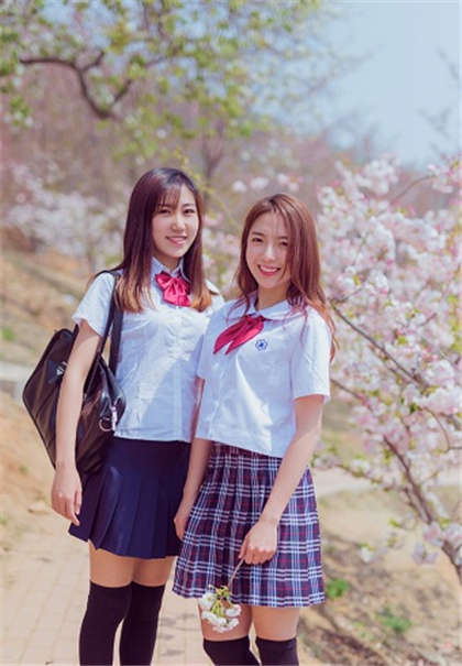 嗯快流水了-我和最性感女教师的秘密_两性关系