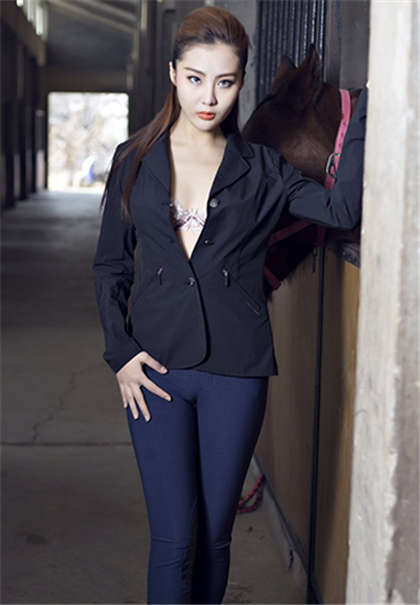 蔡徐坤小说-性感同事浴室里主动献身_两性关系