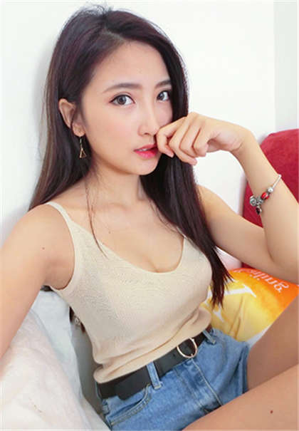 小黄文肉肉小说-跪下从我的裙子下钻过_两性关系