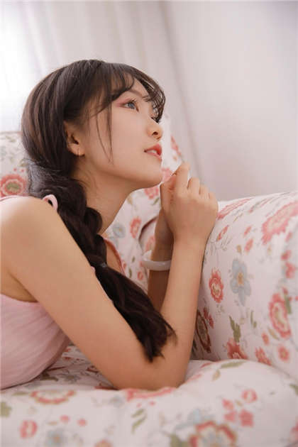 我和中年熟妇的真实经历-上课女同桌用手给我解决_两性关系