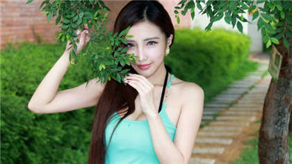 人妻被挺进-压在了夏兰欣的身子上_两性关系