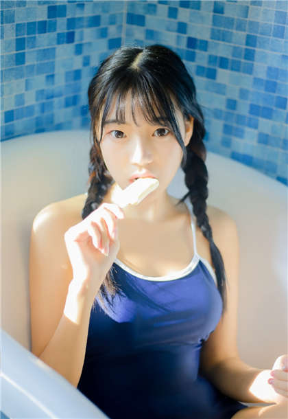 摸同桌的下面小黄文-水太多直接流到床单_两性关系