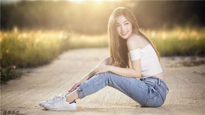 大尺度小文章-老师在教桌上舔我_两性关系