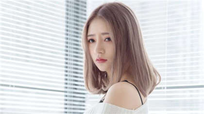 能让下面湿的小说段落-体育课和同桌在教室啪黄文_两性关系