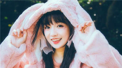 黑人两根插入-强迫女生滚床单行为可耻_两性关系