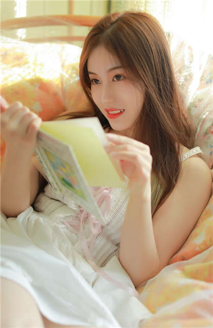 污小故事-美丽空姐机场摔倒_两性关系