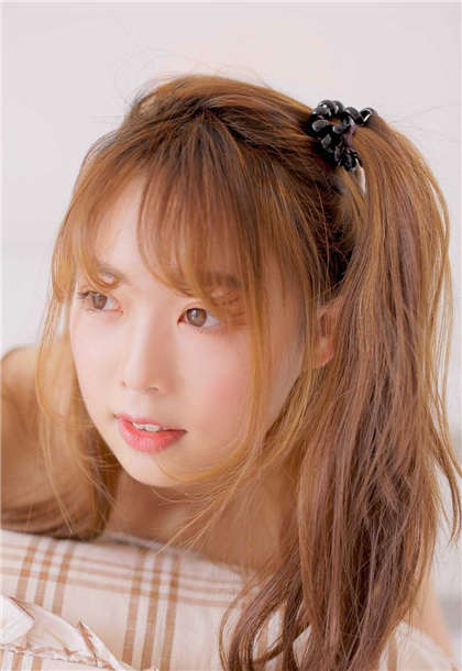 京子安东-看了大概十分钟的黄色小说_两性关系