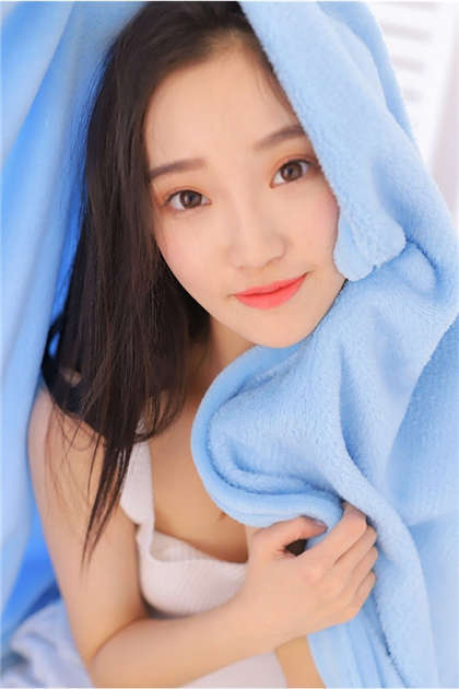 去同学家的污事-同桌上课岔开了我的腿_两性关系