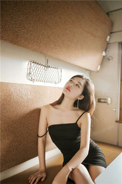 经典校园H文-咬着嘴唇轻吟_两性关系