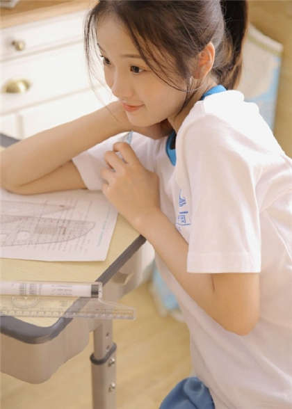 快,嗯,再快一点-他的硕大挺进她的紧致_两性关系