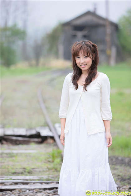 深一点啊-露白嫩巨乳把乳头塞入狗狗_两性关系