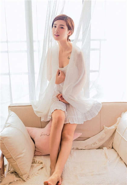 小黄文免费小说-当之无愧的校花_两性关系