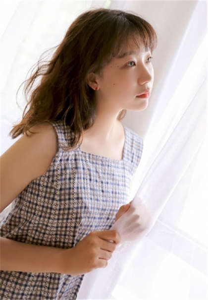 小黄文免费小说-当之无愧的校花_两性关系