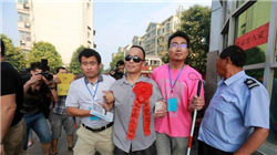 金价震荡下跌 品牌“一口价”的金饰“涨价”依旧如约而至